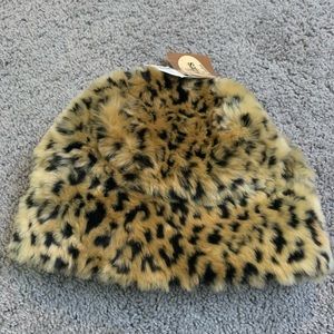 🆕NWT-Fownes Knits-Size OS-Faux Fur Leopard Print Snow Hat